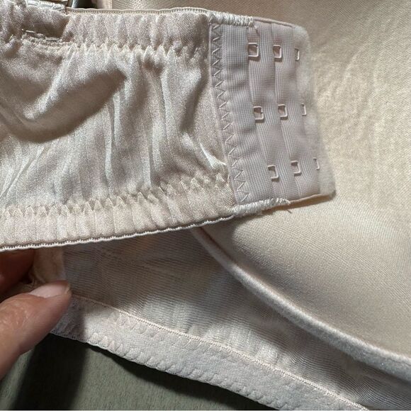 ADRIENNE‎ VITTADINI LIGHT PINK  FULL COVERAGE NO WIRE SIZE 38DD BRA - Picture 7 of 11